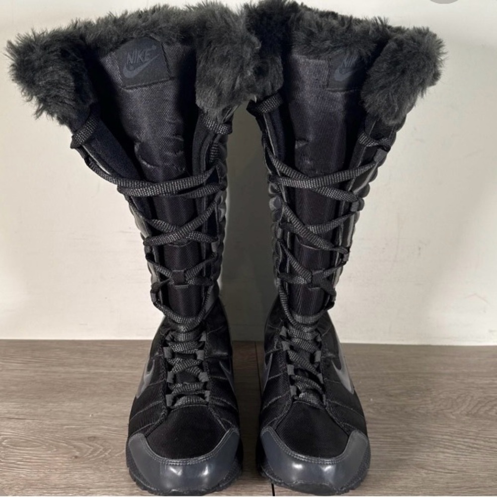 Nike Apres Sky High Quilted Black Winter Sport Boots size 11